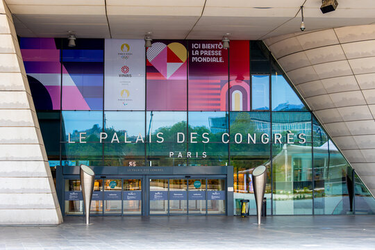 Paris, France - 8 mai 2024: Entr&eacute;e principale du Palais des Congr&egrave;s de Paris, centre de conventions et de congr&egrave;s, salle de spectacles et Centre Principal de Presse Olympique (MPC)