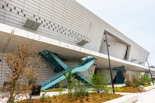 Paris, France - 8 mai 2024: Fa&ccedil;ade principale du Palais des Congr&egrave;s de Paris, centre de conventions et de congr&egrave;s, salle de spectacles et Centre Principal de Presse Olympique (MPC)