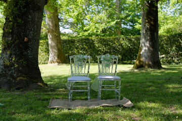 Chaise de mariage d&eacute;cor&eacute;e.