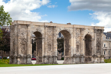 Fototapeta premium The Gate of Mars in Reims