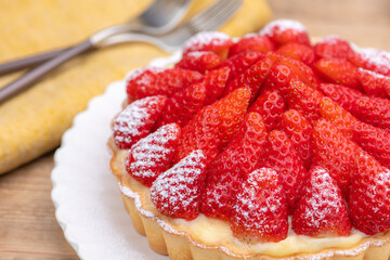 テーブルの上の苺タルト