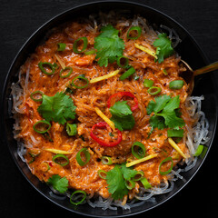 Raw food kelp noodle curry dish