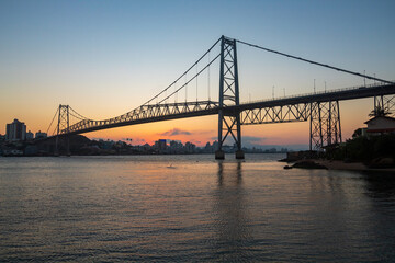 pôr-do-sol ponte Hercílio luz de Florianopolis Santa Catarina Brasil Florianópolis