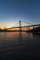 pôr-do-sol ponte Hercílio luz de Florianopolis Santa Catarina Brasil Florianópolis