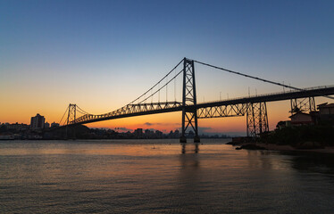 Obraz premium pôr-do-sol e a ponte de Florianópolis Brasil Florianopolis