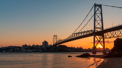 pôr-do-sol e a ponte de Florianópolis Brasil Florianopolis