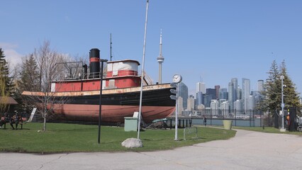 Naklejka premium Old Ship in the park of hanlans point in Toronto - TORONTO, CANADA - APRIL 15, 2024
