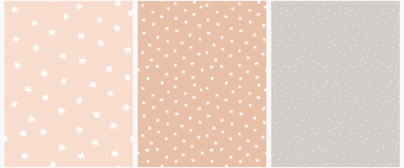 Pink and Brown Background with Hand Drawn Stars, tarry Seamless Vector Pattern. White Hand Drawn Stars on a Peach and rown Background. Irregular Geometric Endless Design with White Spots on a Gray.