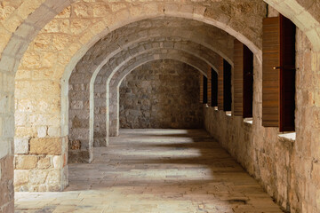 Arches intérieures du fort Lovrijenac, Dubrovnik