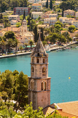 Clocher du monastère avec les berges de Cavtat, Croatie 2