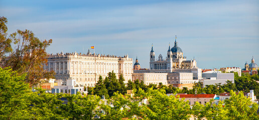 Fototapeta premium Spain skyline at Santa Maria la Real de La Almudena Cathedral and the Royal Palace - Madrid, Spain