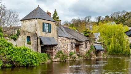 Obraz premium Pontrieux, Brittany, France: Wash houses of Pontrieux and the River Trieux running through the medieval village
