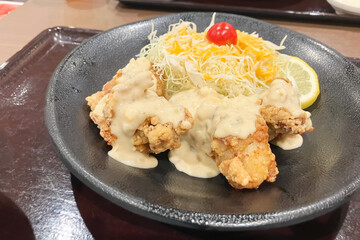 タルタルソースたっぷりのチキン南蛮