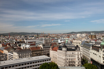 Fototapeta premium Blick über Wien vom Restaurant 360 Grad Ocean Sky Wien