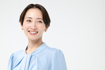 笑顔の女性　ビジネス　キャリアウーマン