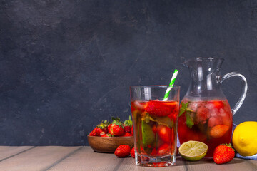 Strawberry iced lemonade