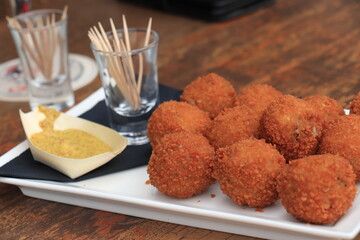 Dutch snack: Bitterballen