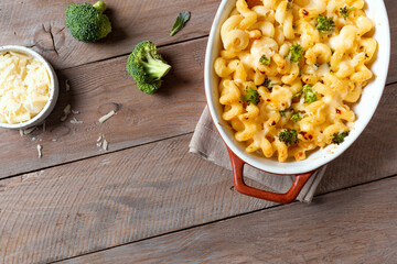 Mac and cheese with broccoli