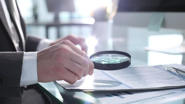 Successful checking of charts on a laptop internet business