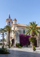 Kleine Kirche in der Altstadt von Chipiona, Andalusien, Spanien