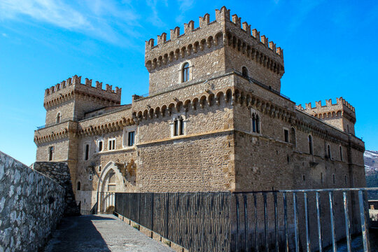 Castello Piccolomini Celano, Abruzzo, Italia