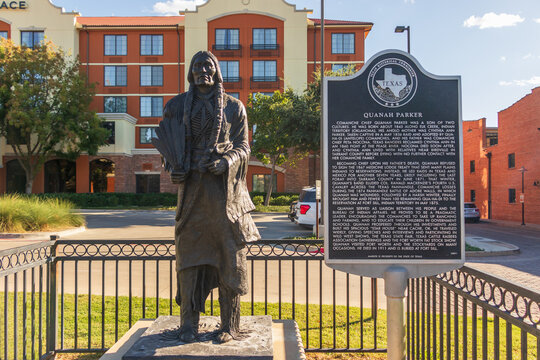 Statue of Quanah Parker in front of the Drover Hotel in Fort Worth, Texas 