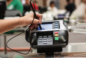 Point-of-sale terminal in retail store checkout