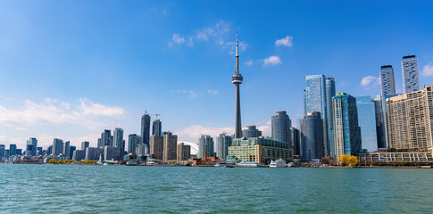 Naklejka premium Panoramic view over the skyline of Toronto - travel photography