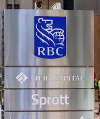 Obraz premium RBC Royal Bank of Canada building in Toronto - TORONTO, CANADA NORTH AMERICA - APRIL 18, 2024