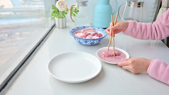 Hunan red flour steamed pork making process