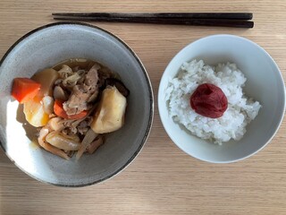 肉じゃがとご飯