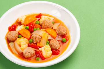 肉団子と野菜のトマト煮