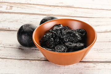 Dry prunes in thw bowl