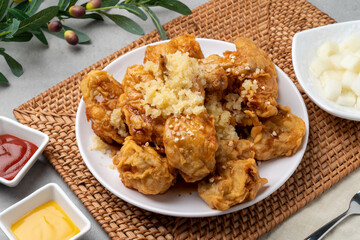 Fried, chicken, seasoning, duck, half-and-half, fried, chicken, Korean, mustard, sauce, radish, soy sauce, garlic,