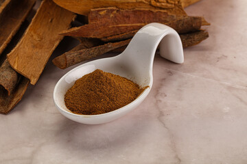 Natural Cinnamon powder with sticks