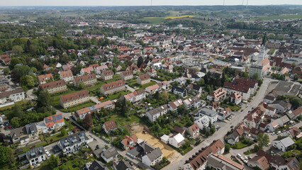 Obraz premium Fly over a Bavarian old city center called Pfaffenhofen