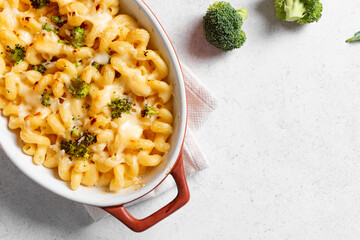 Mac and cheese with broccoli