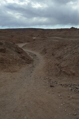 Trilha no meio do Deserto de Atacama