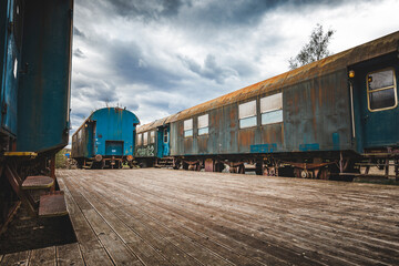 Obraz premium Alte Eisenbahn Waggons auf dem Abstellgleis