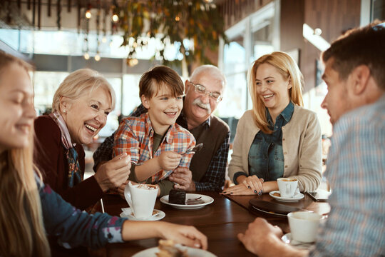 Multigenerational family enjoying time at a cafe