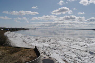 ice floes near the river bank during the spring ice drift