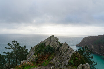 Rochers, falaises, pins maritimes et eaux turquoises : la magie de la presqu'île de Crozon en...