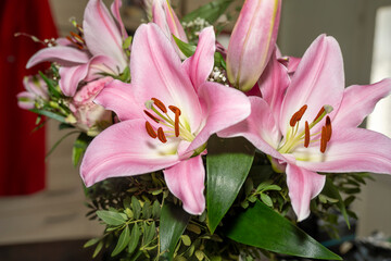fleurs de lys ouvertes dans un beau bouquet
