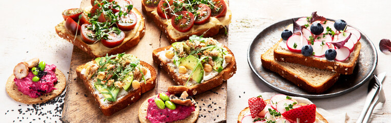 Healthy toasts for breakfast or lunch. Clean eating.