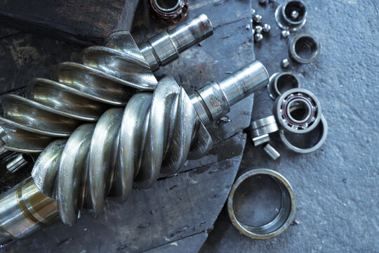 Old screw compressor and bearing that has been in operation for a very long time.