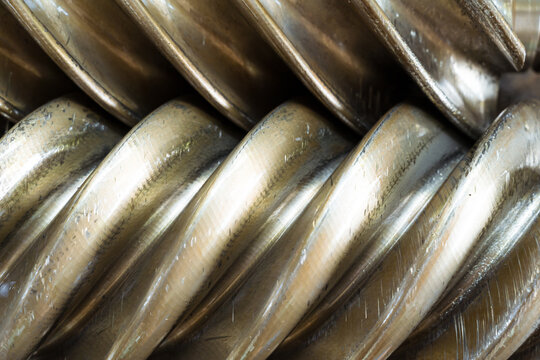 Details of a old screw compressor that has been in operation for a very long time.