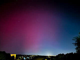 Solar flare storm and Southern light in Auckland in 2024.