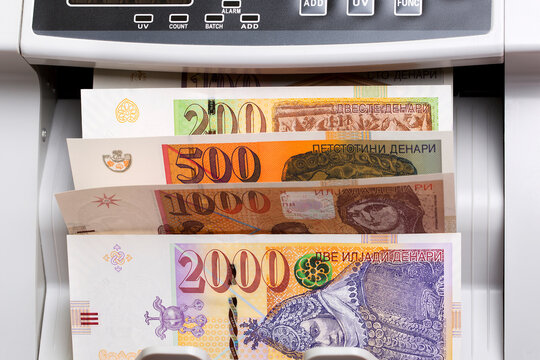 Macedonian denar in a counting machine