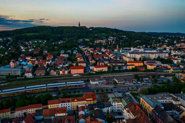 Amberg Sonnenuntergang Panorama über den Dächern der Altstadt in der Oberpfalz, Mariahilfberg und...