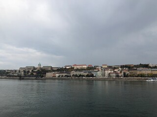 Obraz premium Budapest on Danube river